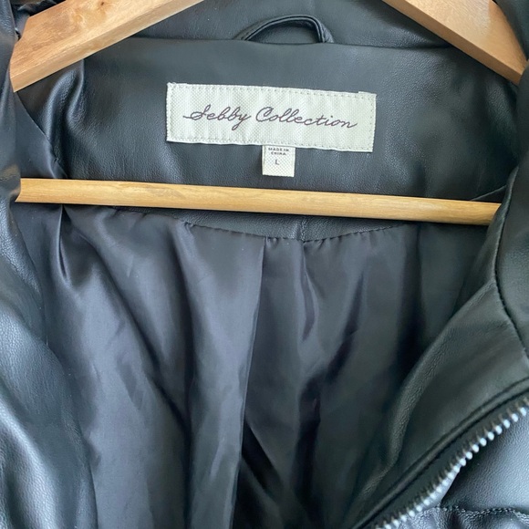 WINTER SALE - Shebby Faux Leather Puffer Vest - Picture 6 of 8